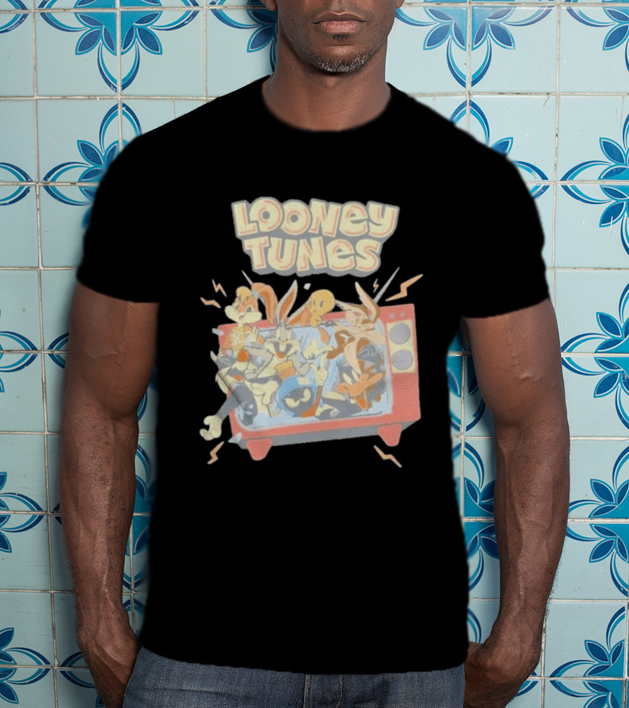 Wbs Shop Looney Tunes Characters In A Retro TV Display T-Shirt