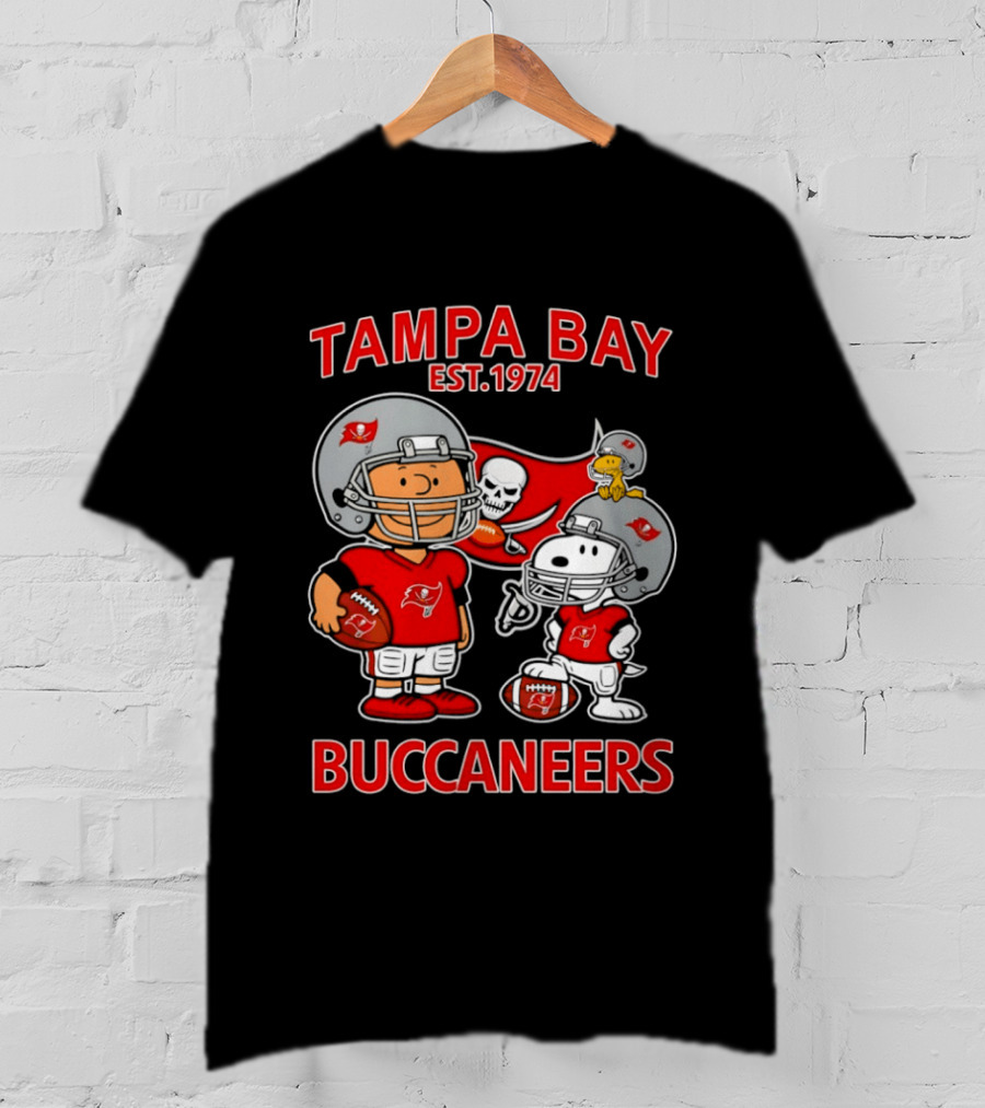 Tampa Bay Buccaneers Snoopy And Charlie Brown EST 1974 T-Shirt