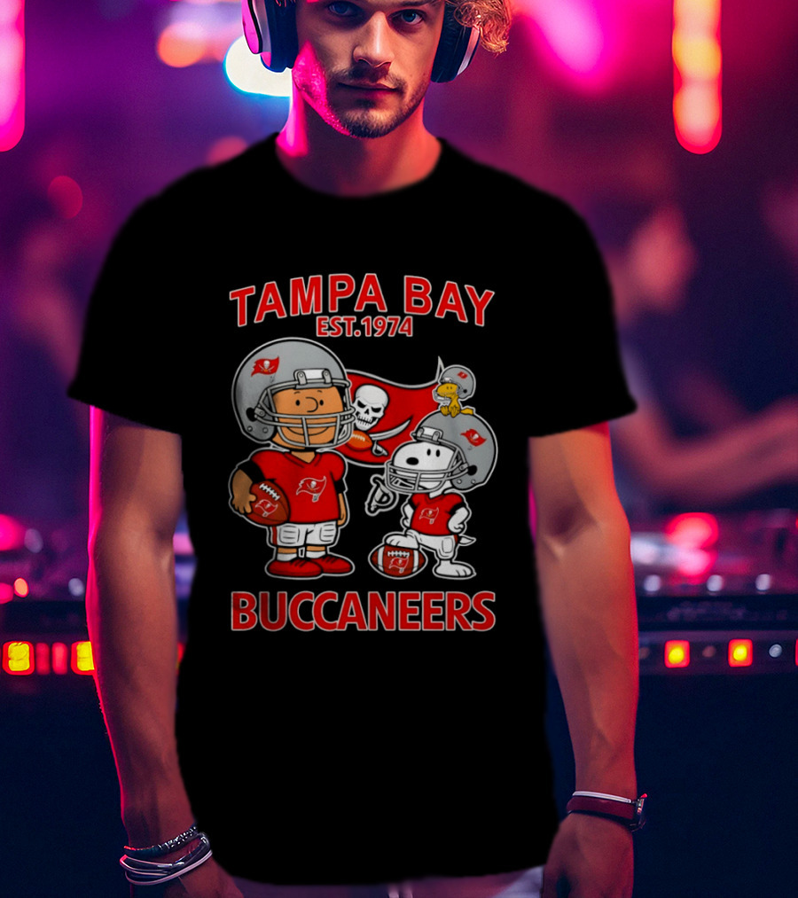 Tampa Bay Buccaneers Snoopy And Charlie Brown EST 1974 T-Shirt