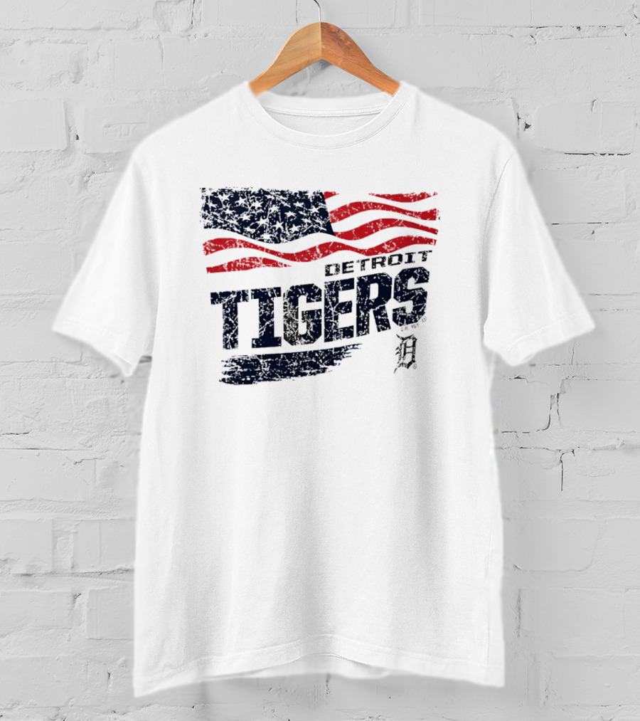 Detroit Tigers Waving American Flag 4th Of July Celebration T-Shirt