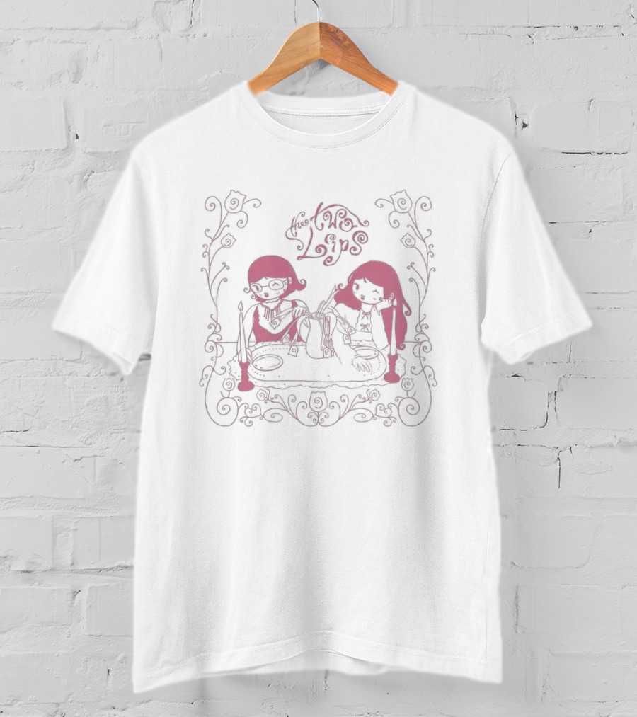 The Two Lips Girl C'mon Vintage Style Decorative T-Shirt