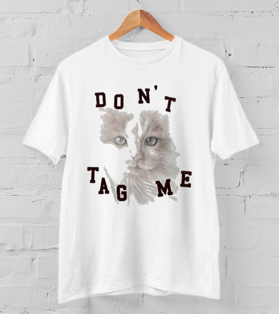 Maison Mihara Yasuhiro Cat Don't Tag Me Peeking Feline Expression T-Shirt