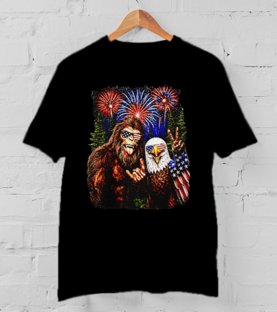 Bigfoot Bald Eagle 4th Of July Fireworks Celebration With American Flag Sunglasses T-Shirt