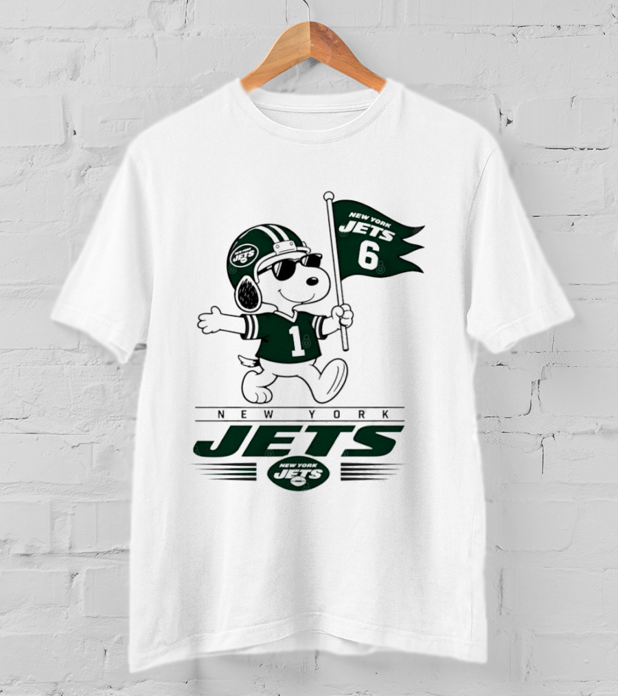 Snoopy Peanuts New York Jets Football 6 1 T-Shirt