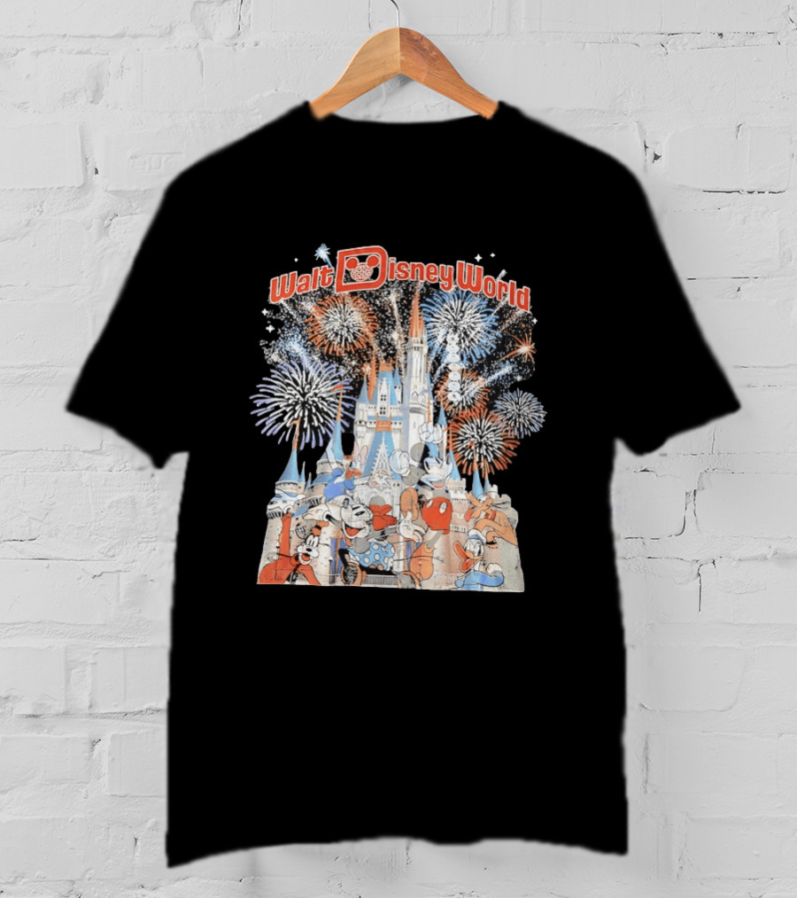 Walt Disney World Castle Fireworks Mickey Minnie Goofy T-Shirt