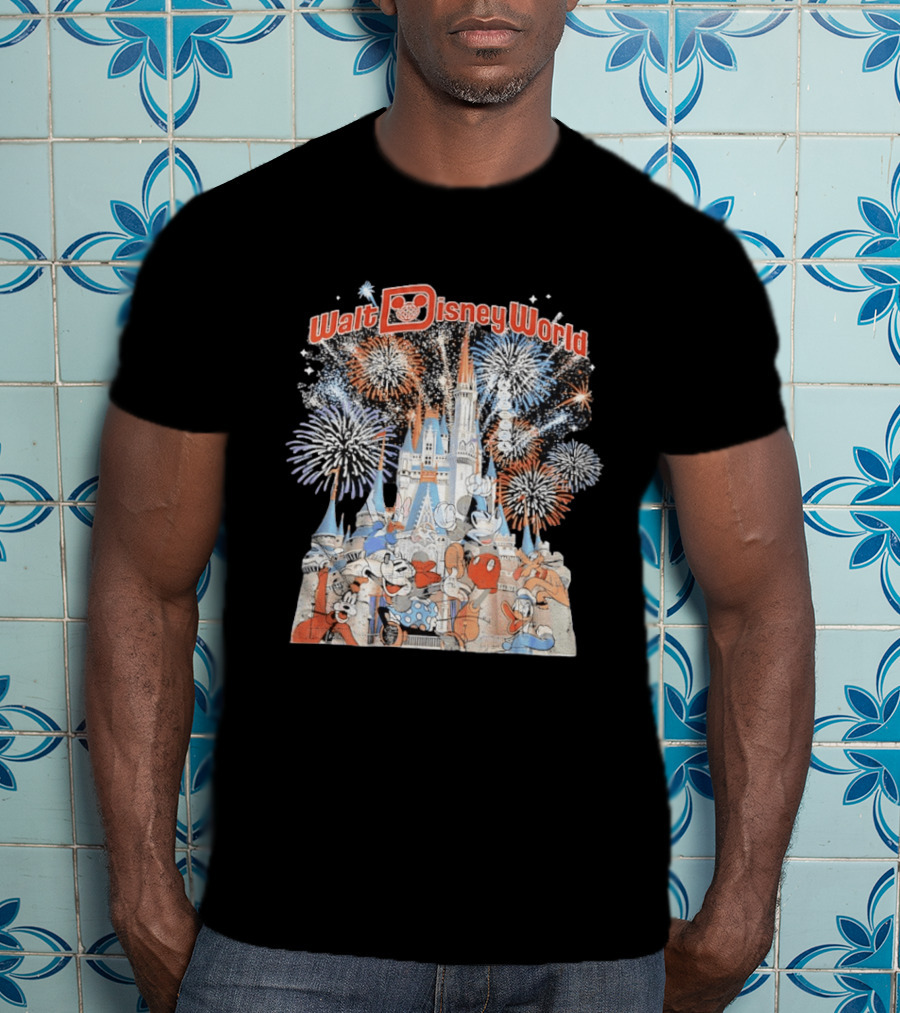 Walt Disney World Castle Fireworks Mickey Minnie Goofy T-Shirt