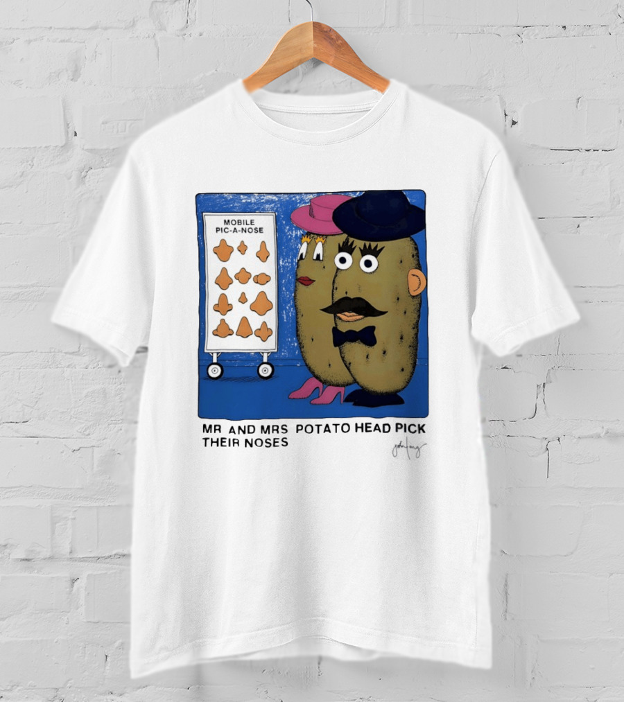 Mobile Pic A Nose Mr And Mrs Potato Head Pick Their Noses T-Shirt
