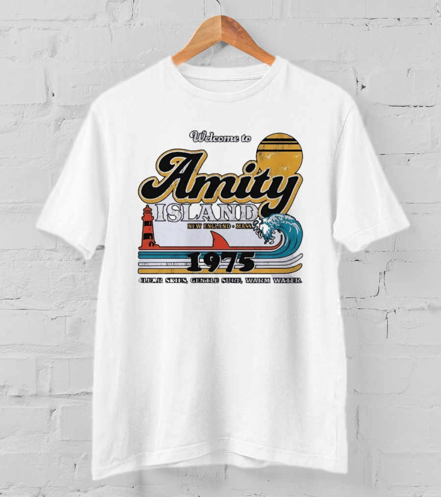 Welcome To Amity Island 1975 New England Massachusetts Lighthouse Wave Ocean Sun T-Shirt