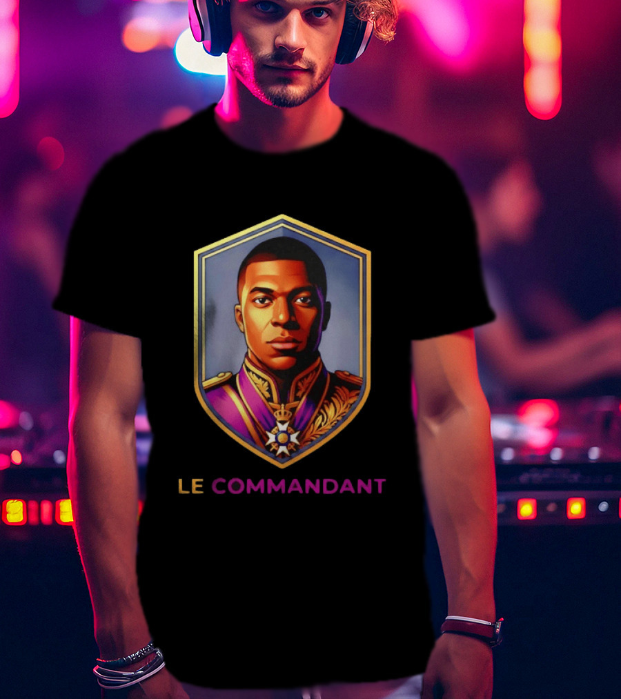 Kylian Mbappe Le Commandant Badge Paris Saint Germain T-Shirt