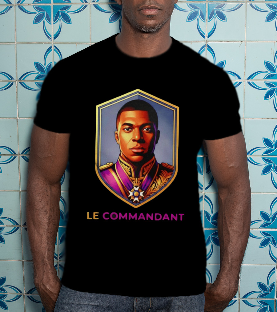 Kylian Mbappe Le Commandant Badge Paris Saint Germain T-Shirt