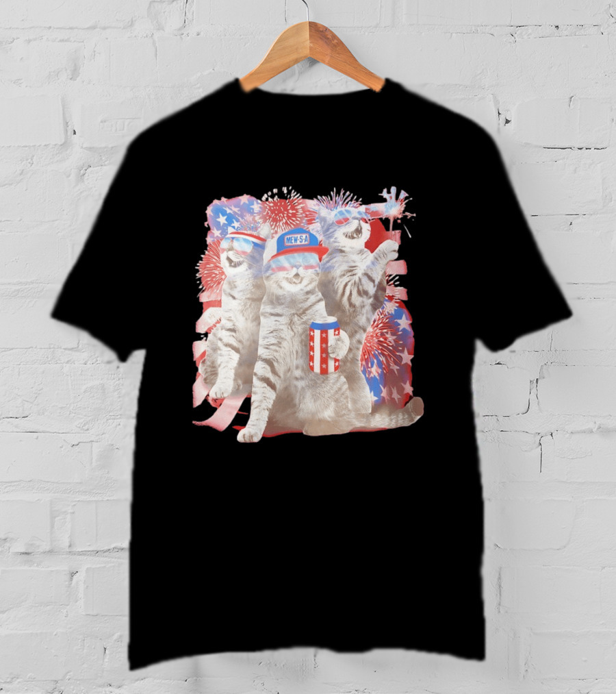 Mew's A Patriotic American Flag Cats Fireworks Party Animal Holiday USA T-Shirt