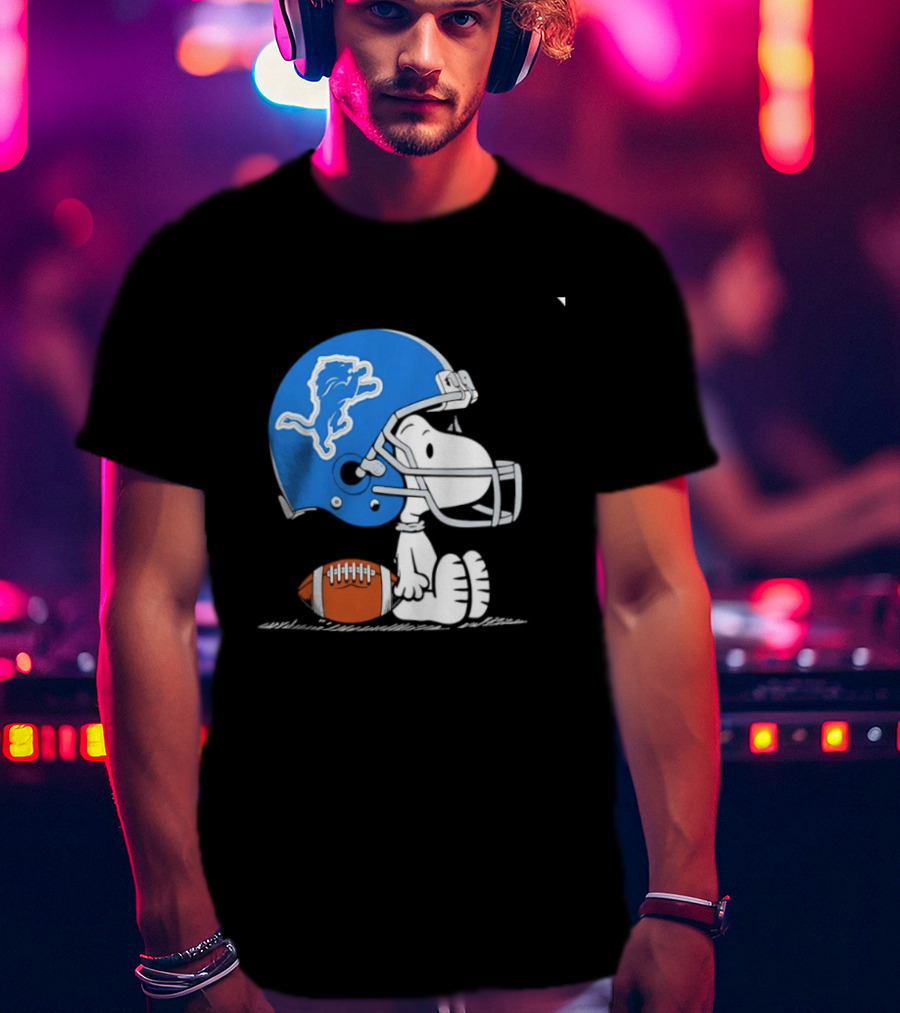 Snoopy Detroit Lions Football Helmet Collaboration NFL Peanuts T-Shirt