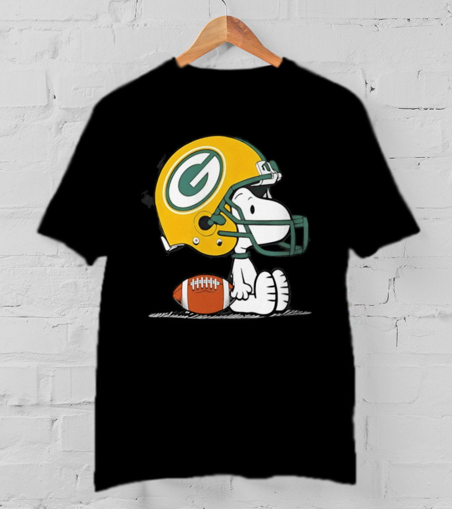 Snoopy Green Bay Packers Football Helmet Collaboration With Peanuts T-Shirt