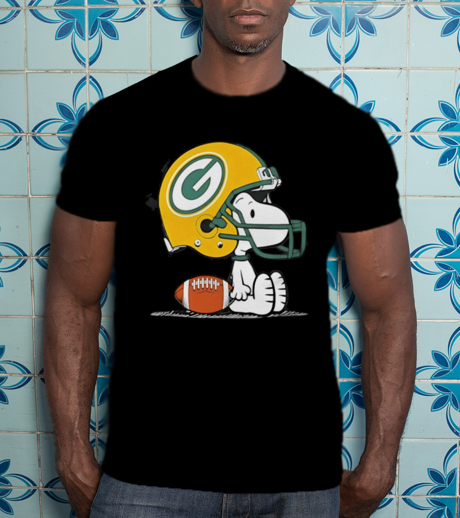 Snoopy Green Bay Packers Football Helmet Collaboration With Peanuts T-Shirt