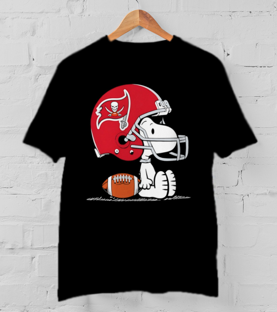Snoopy Tampa Bay Buccaneers Football Helmet Peanuts Crossover NFL Collaboration T-Shirt