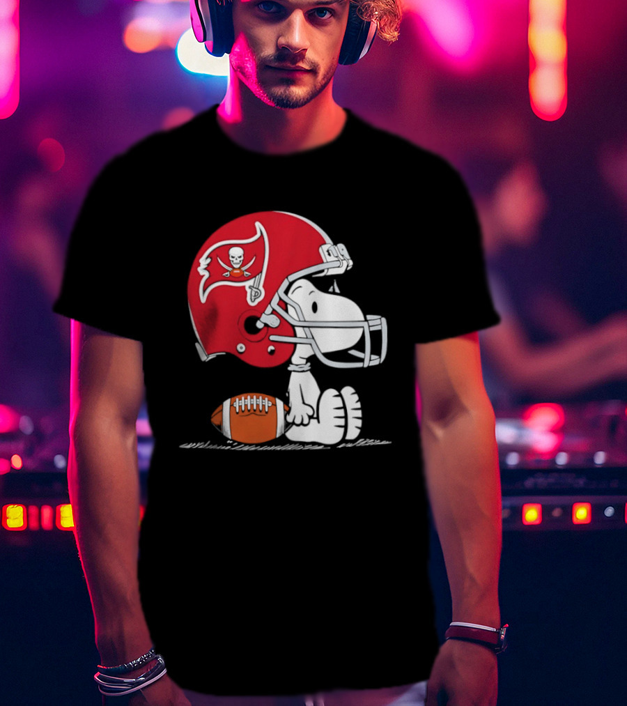 Snoopy Tampa Bay Buccaneers Football Helmet Peanuts Crossover NFL Collaboration T-Shirt