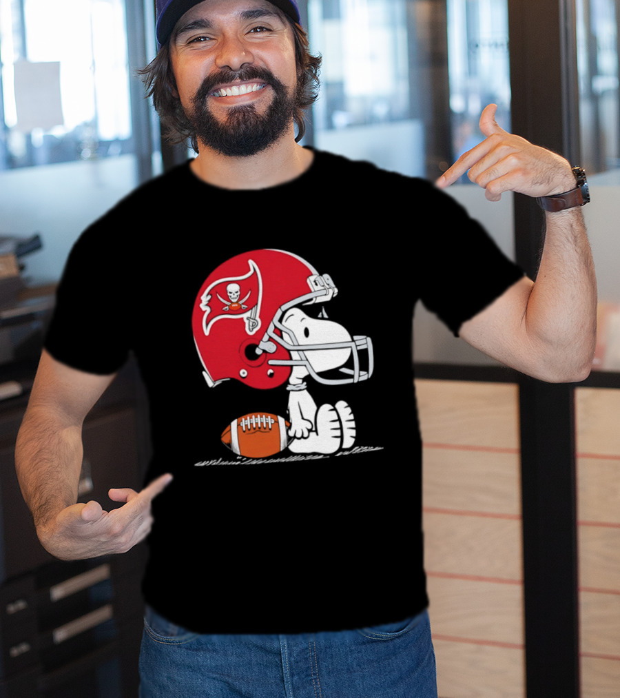 Snoopy Tampa Bay Buccaneers Football Helmet Peanuts Crossover NFL Collaboration T-Shirt