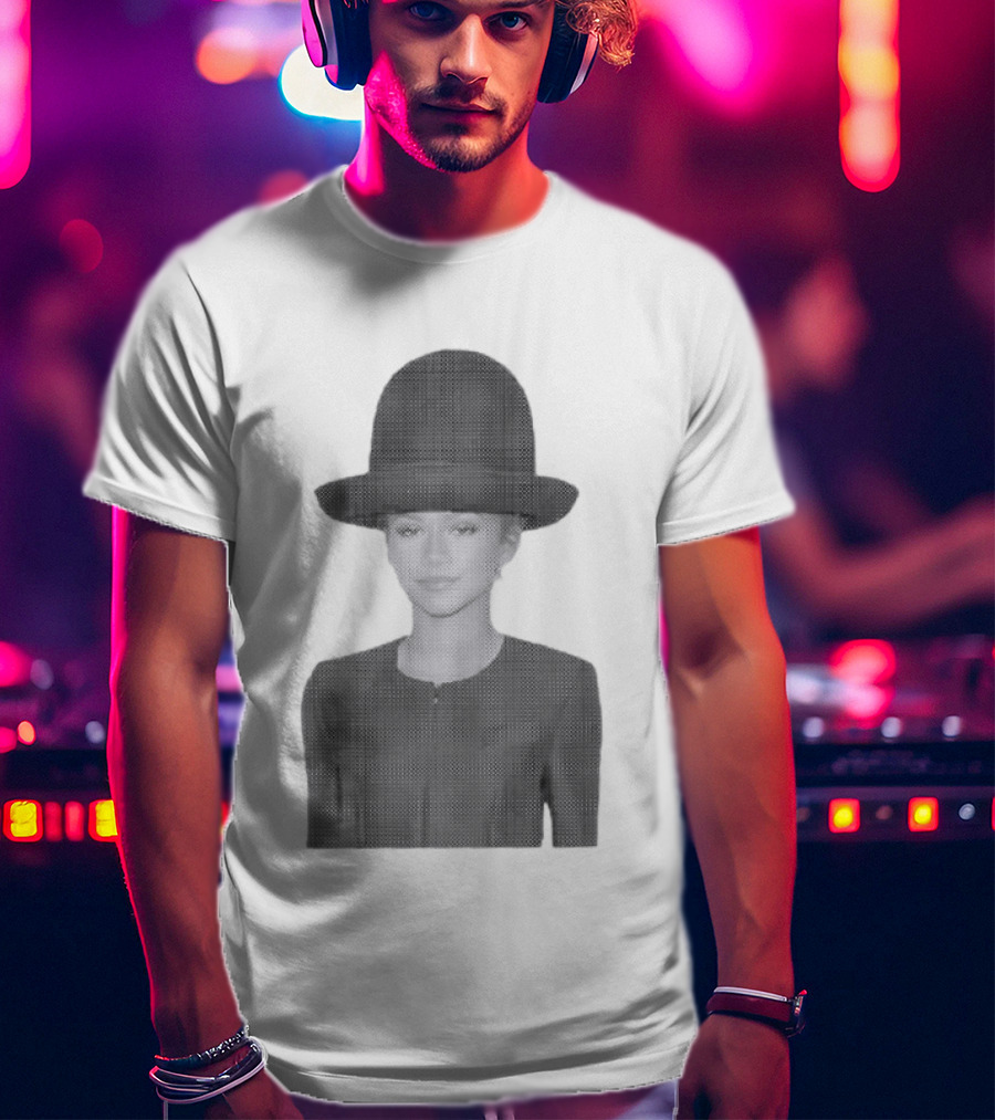 Zendaya Halftone Minimalist Style Fashion Influence T-Shirt
