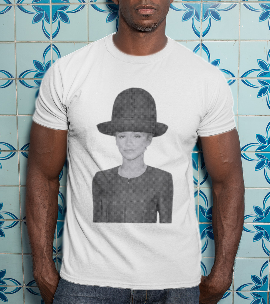 Zendaya Halftone Minimalist Style Fashion Influence T-Shirt