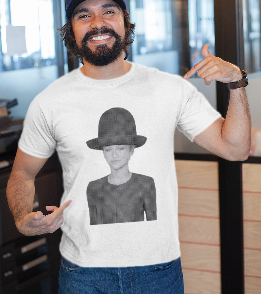 Zendaya Halftone Minimalist Style Fashion Influence T-Shirt