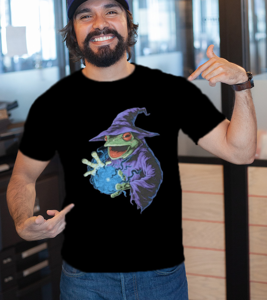 Wizard Frog In Purple Robe Casting Blue Magic Spell T-Shirt