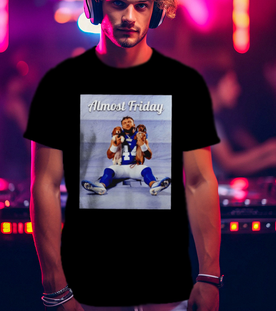 Almost Friday New York Giants 44 Football Player With Dogs T-Shirt