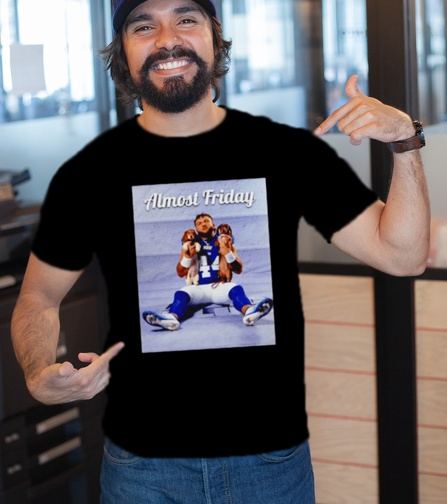 Almost Friday New York Giants 44 Football Player With Dogs T-Shirt