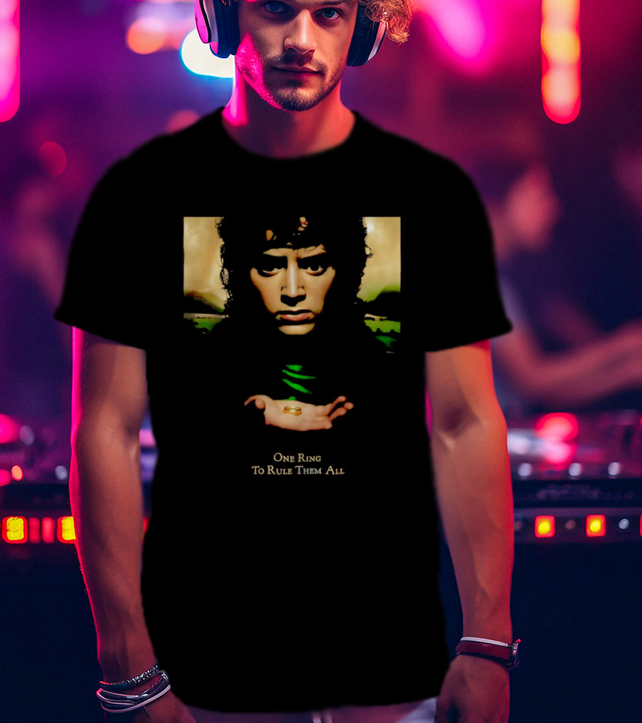 Elijah Wood One Ring To Rule Them All Lord Of The Rings Face Hands Gold Band T-Shirt