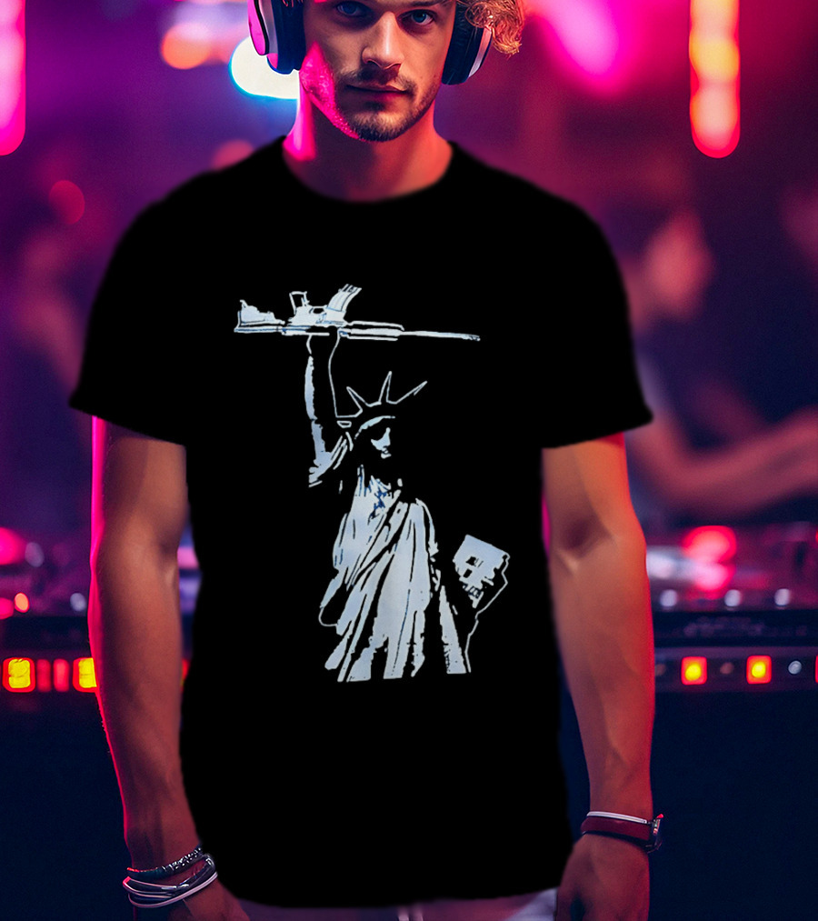 Statue Of Liberty Holding Assault Rifle July 4th Independence T-Shirt