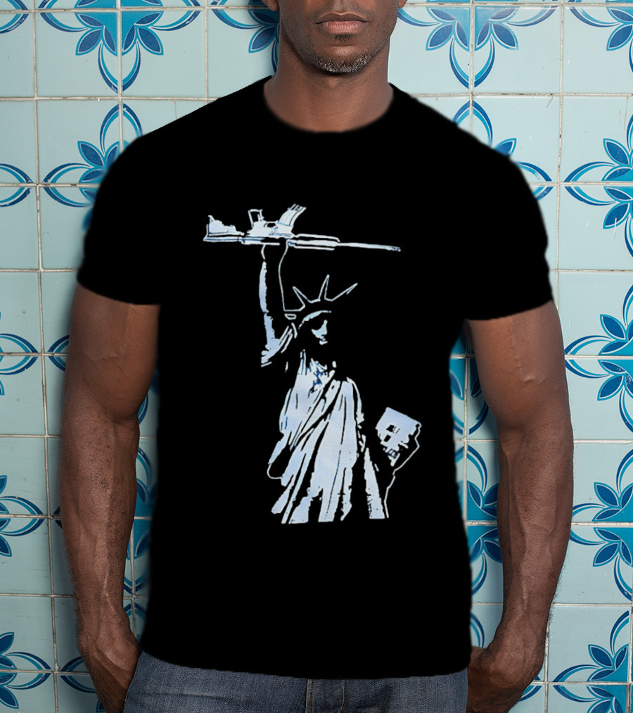 Statue Of Liberty Holding Assault Rifle July 4th Independence T-Shirt