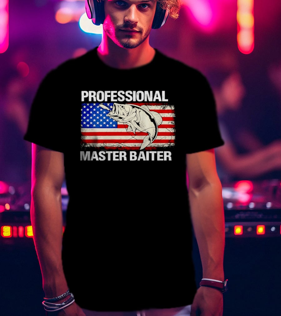 Professional Master Baiter Distressed American Flag Fishing USA Flag T-Shirt
