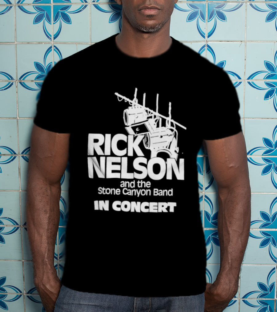 Rick Nelson And The Stone Canyon Band In Concert Trắng Trên Nền đen Dàn đèn Sân Khấu T-Shirt
