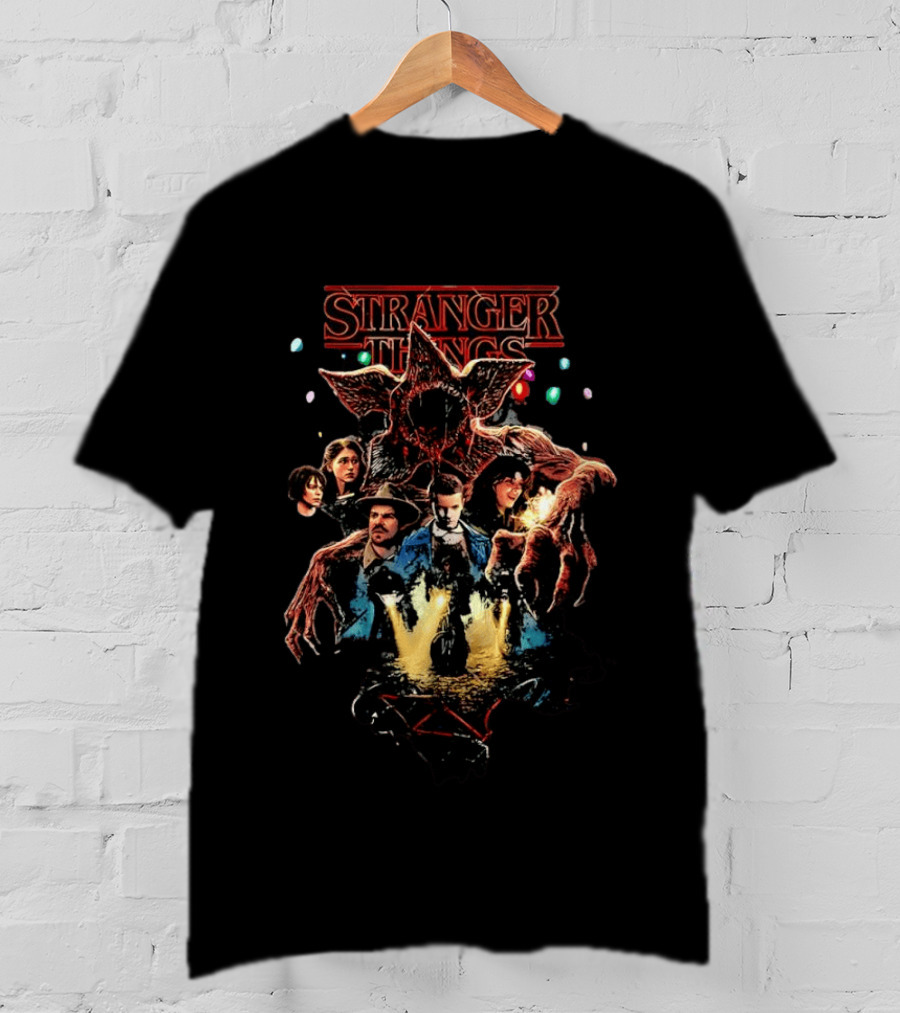 Stranger Things Cast And Demogorgon Ensemble Scene T-Shirt