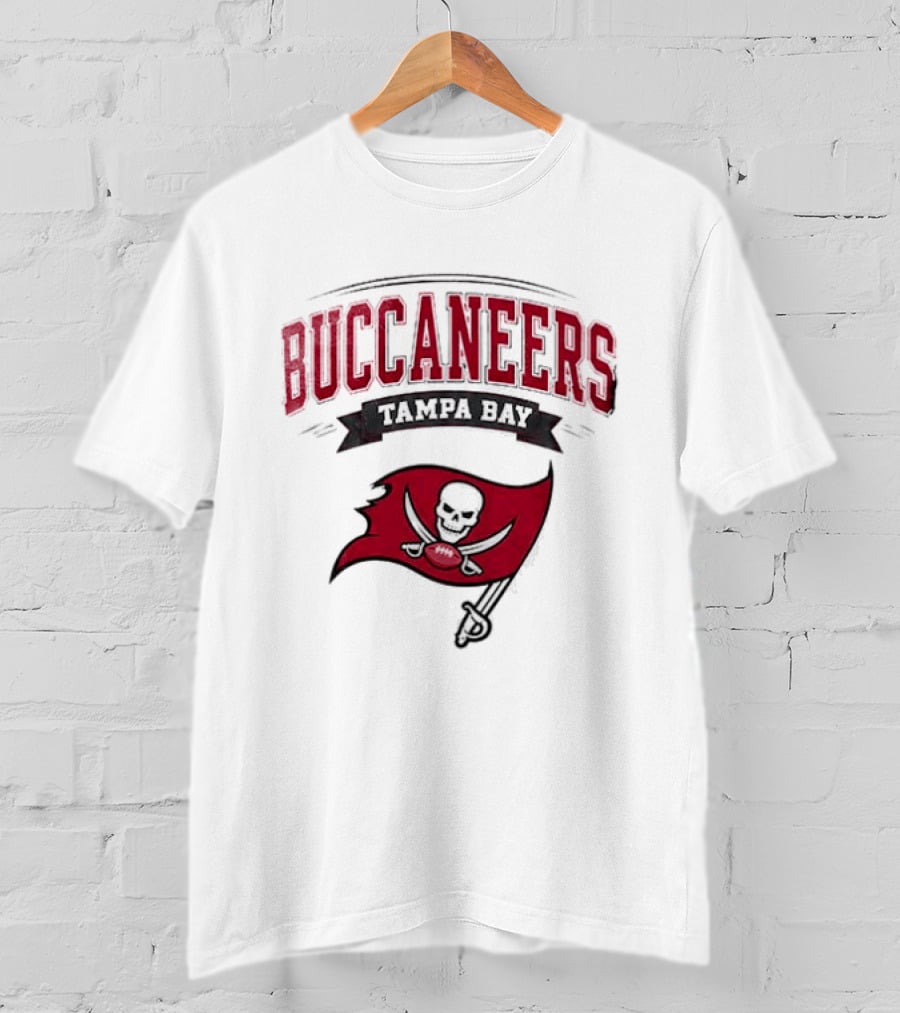 Tampa Bay Buccaneers Ghostface Running Football Pirate Flag T-Shirt