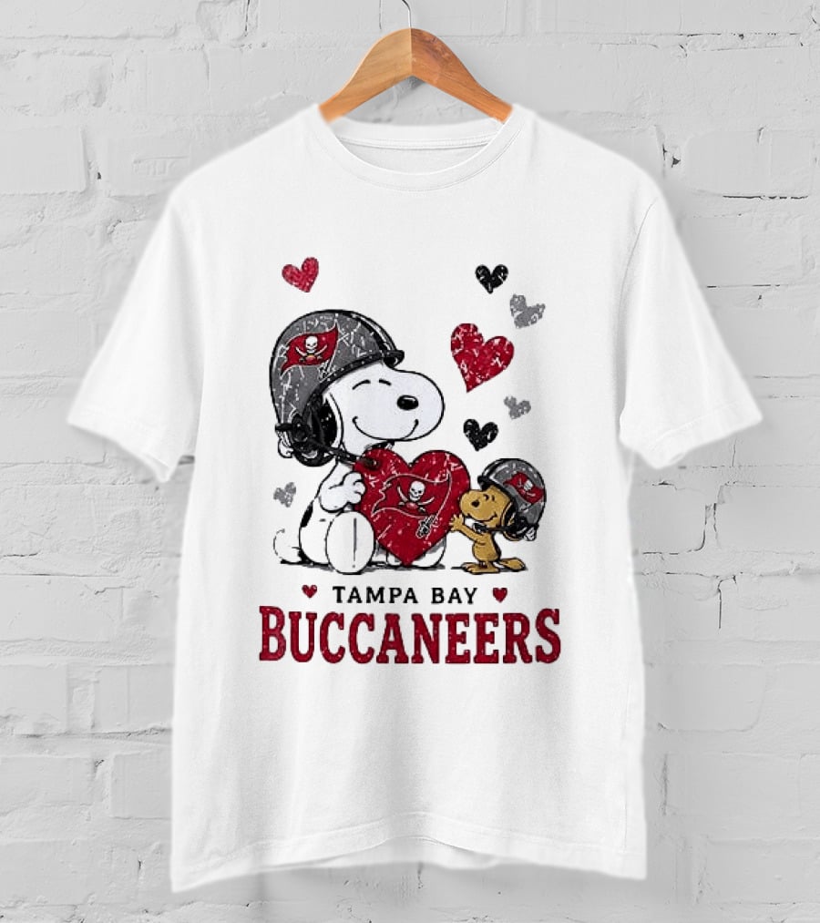 Tampa Bay Buccaneers Snoopy Peanuts Love Laughter T-Shirt