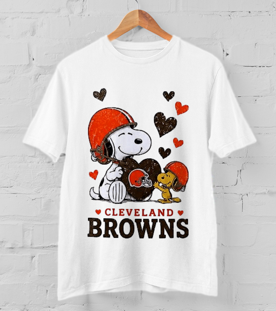 Cleveland Browns Peanuts Snoopy Woodstock Heart Helmets Love T-Shirt
