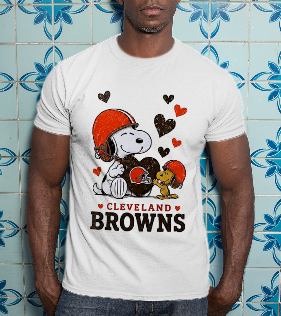 Cleveland Browns Peanuts Snoopy Woodstock Heart Helmets Love T-Shirt