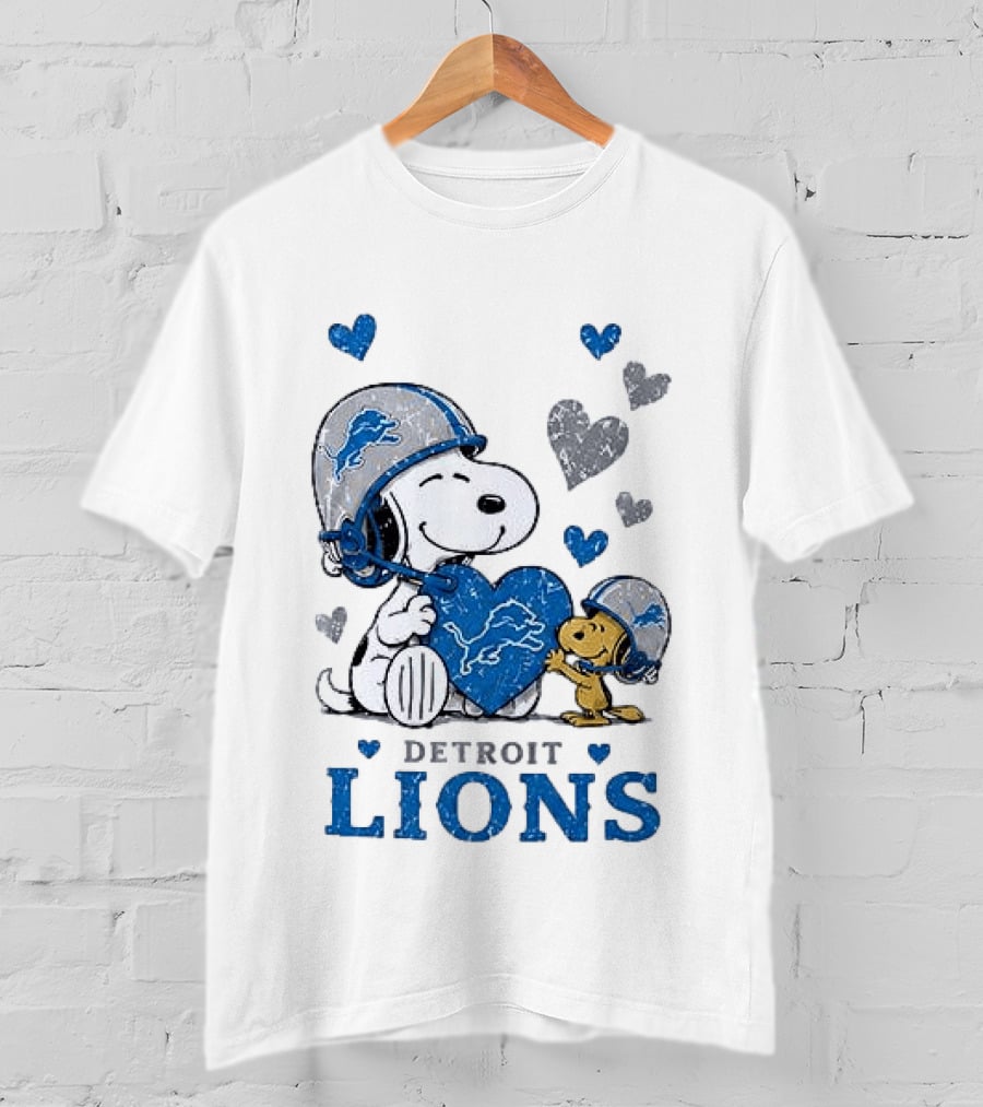 Detroit Lions Peanuts Snoopy Woodstock Heart Helmets Love T-Shirt