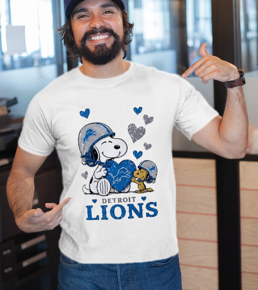 Detroit Lions Peanuts Snoopy Woodstock Heart Helmets Love T-Shirt
