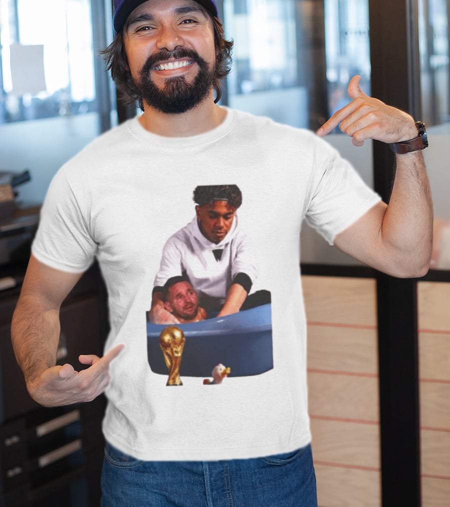 Lamine Yamal Lionel Messi Bathtub Meme World Cup Trophy T-Shirt