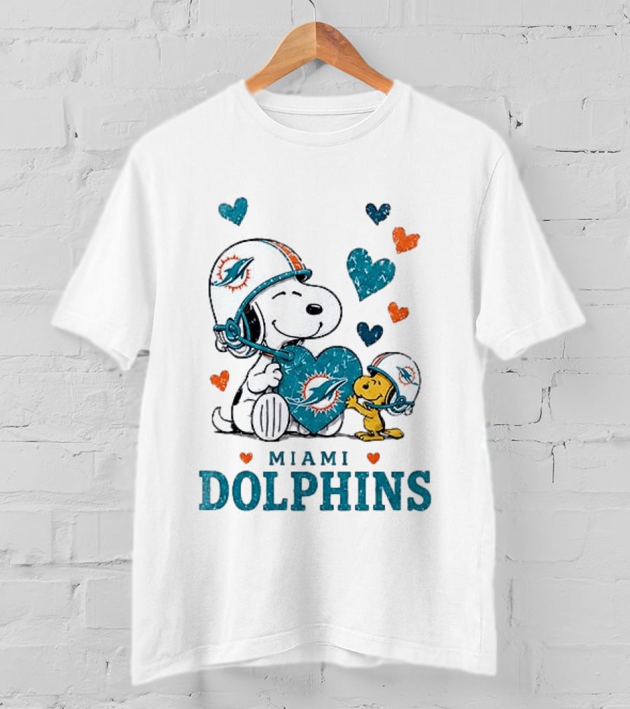 Miami Dolphins Peanuts Snoopy Love Laughter Hearts Helmet Charlie Brown T-Shirt