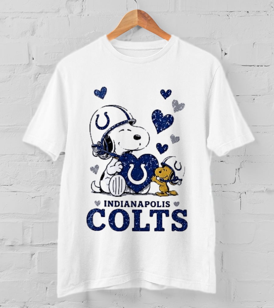 Indianapolis Colts Peanuts Snoopy Woodstock Love Hearts T-Shirt