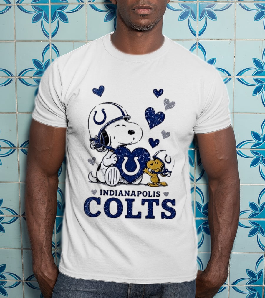 Indianapolis Colts Peanuts Snoopy Woodstock Love Hearts T-Shirt