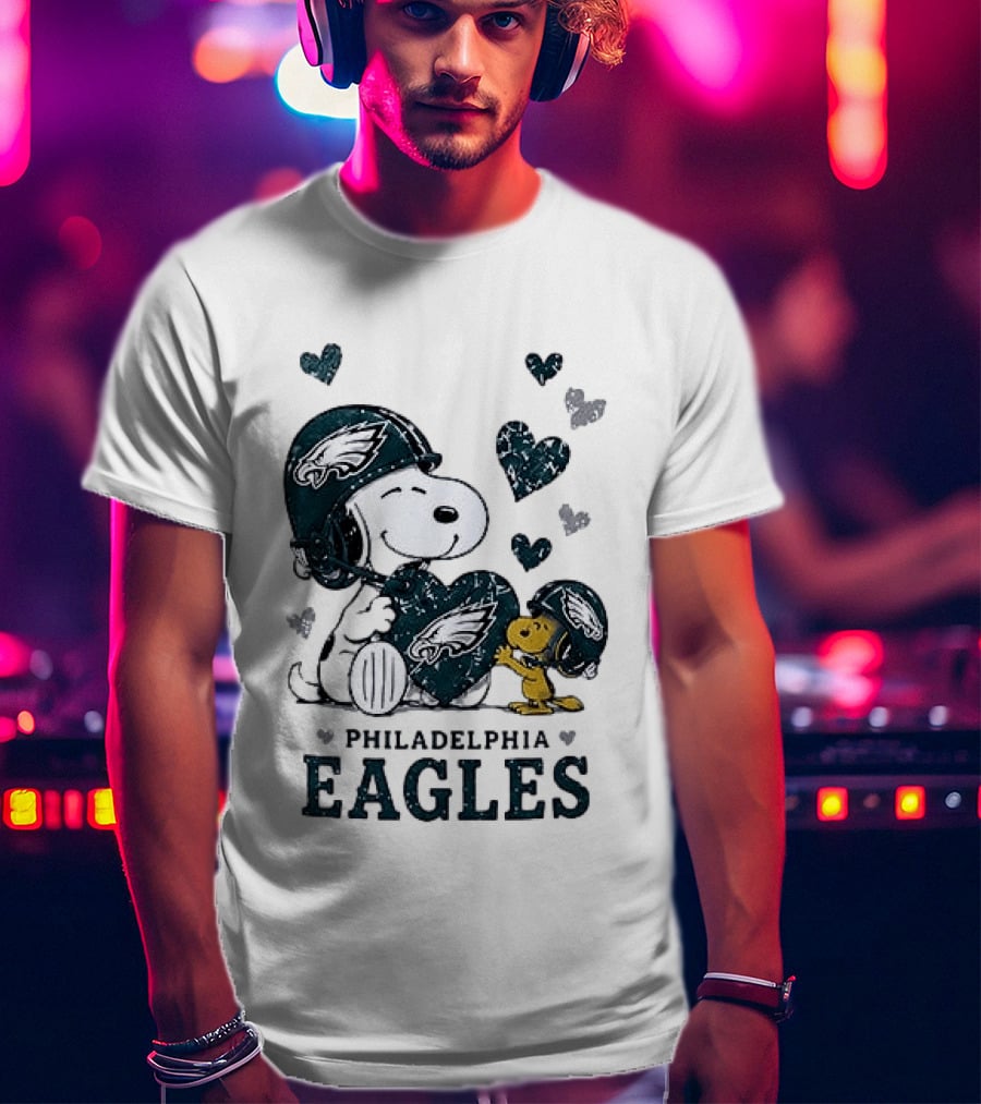 Philadelphia Eagles Snoopy Woodstock Love Hearts Collaboration T-Shirt