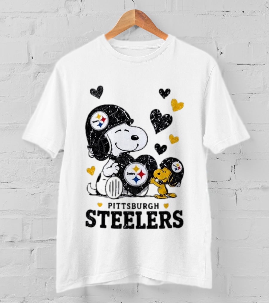 Pittsburgh Steelers Peanuts Snoopy Woodstock Hearts NFL Fan T-Shirt