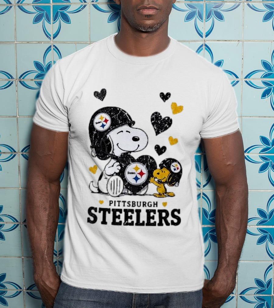 Pittsburgh Steelers Peanuts Snoopy Woodstock Hearts NFL Fan T-Shirt