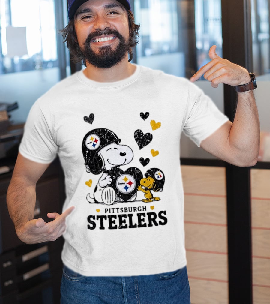 Pittsburgh Steelers Peanuts Snoopy Woodstock Hearts NFL Fan T-Shirt