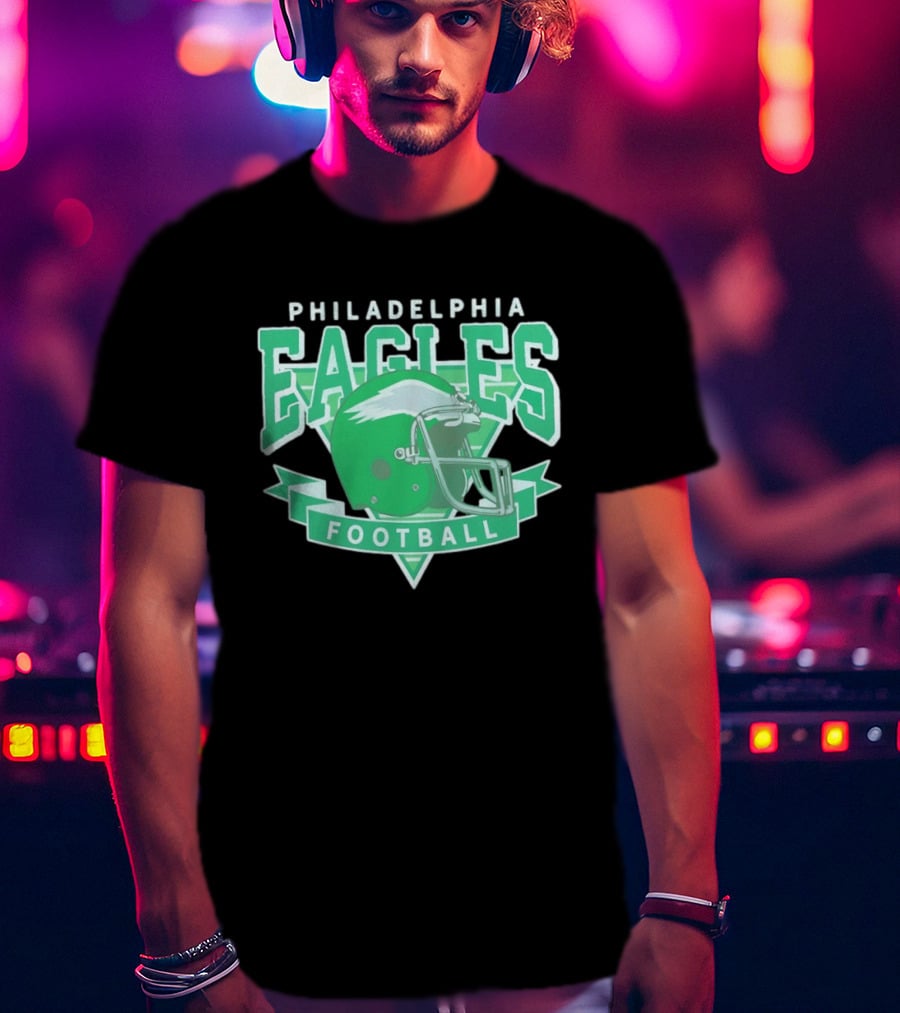 Philadelphia Eagles Helmet Vintage Style Football Fan Gear T-Shirt