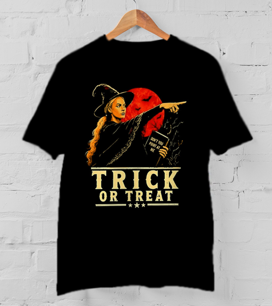 Witch Pointing Trick Or Treat Halloween 2026 T-Shirt