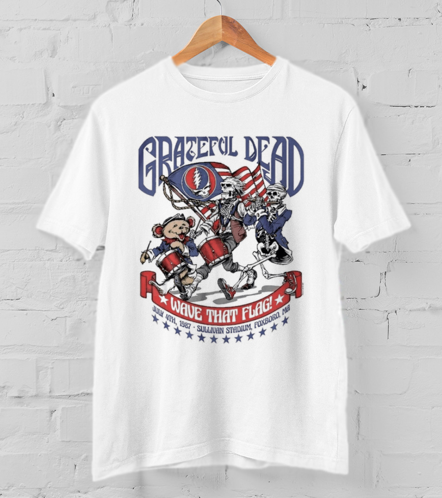 Grateful Dead Wave That Flag 4th Of July Sullivan Stadium Foxboro MA Bear Skeleton Jam Band Summer Concert T-Shirt